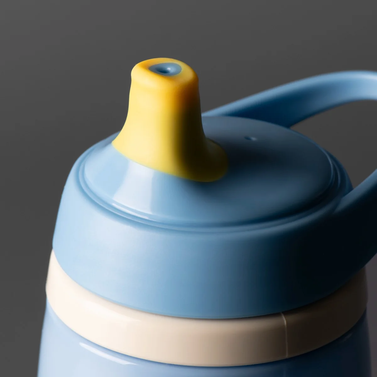 Tommee Tippee Active Netekoucí hrneček s hubičkou 12m+ 266 ml 1 ks více barev