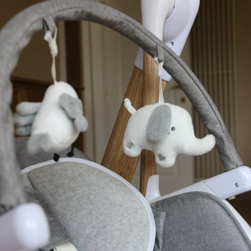 Bo Jungle jídelní židlička B-SWINGING CHAIR Pure White 2v1