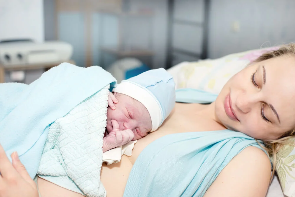 Apgar skóre neboli Apgar test se odečítá v 1., 5. a 10. minutě po narození dítěte. Apgar skóre neboli Apgar test se odečítá v 1., 5. a 10. minutě po narození dítěte.