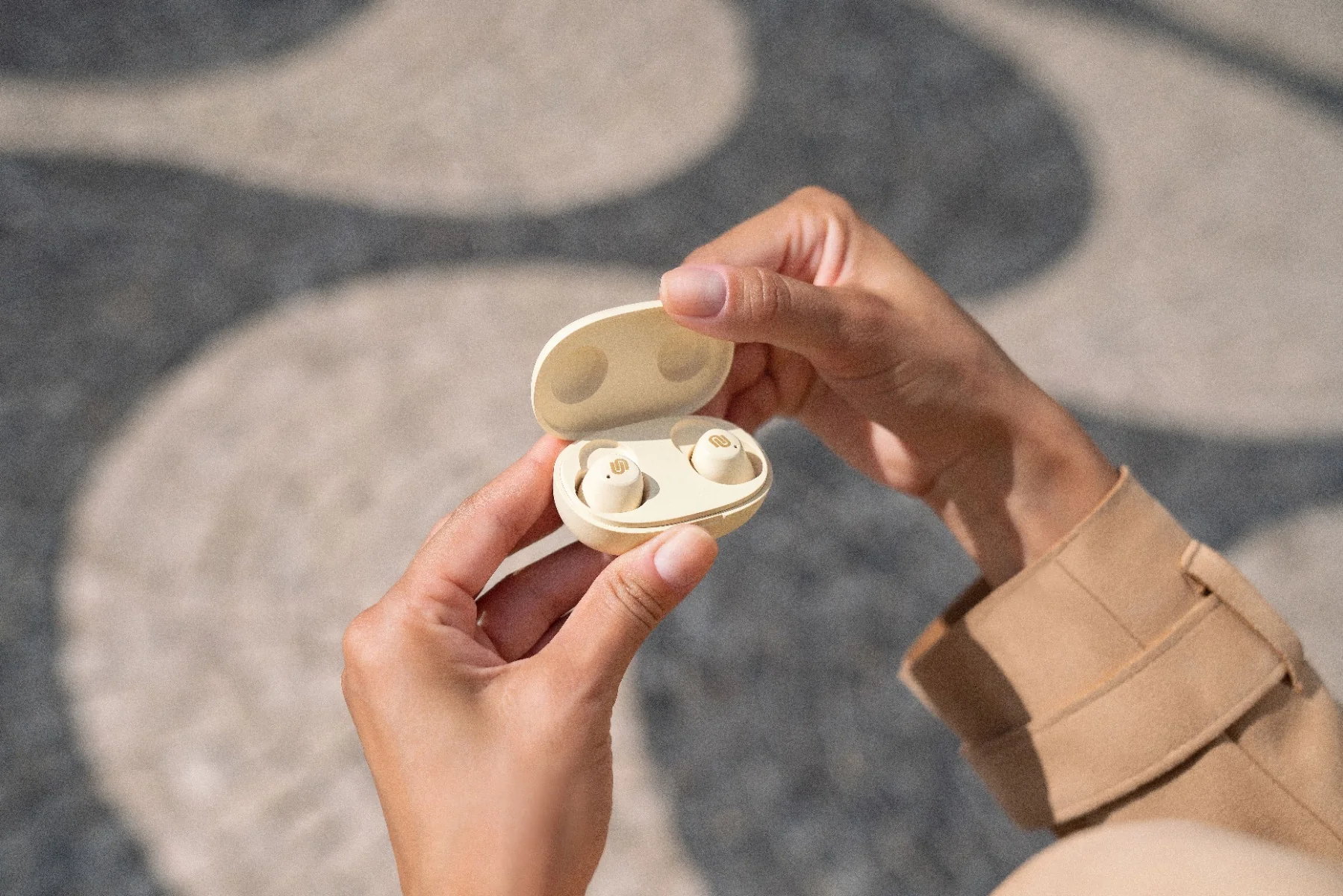 Urbanista Lisbon bezdrátová sluchátka vanilla cream