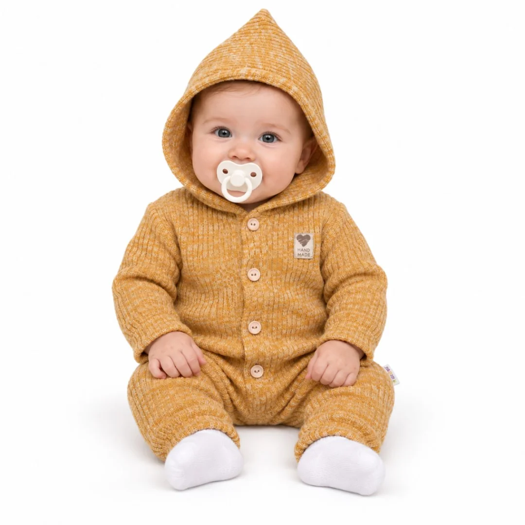 Baby Nellys Pletený overálek s knoflíčky Hand Made, medový,56