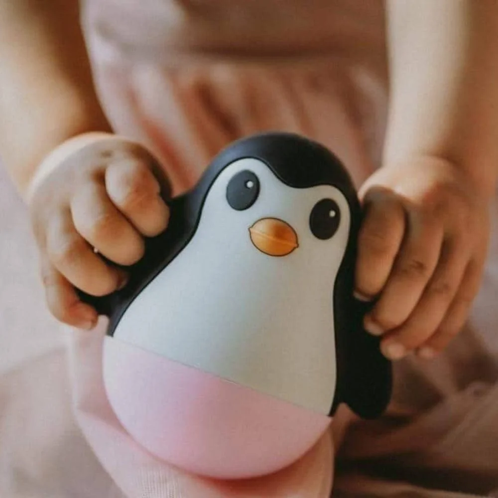 Jellystone Designs Kývající tučňák, růžový