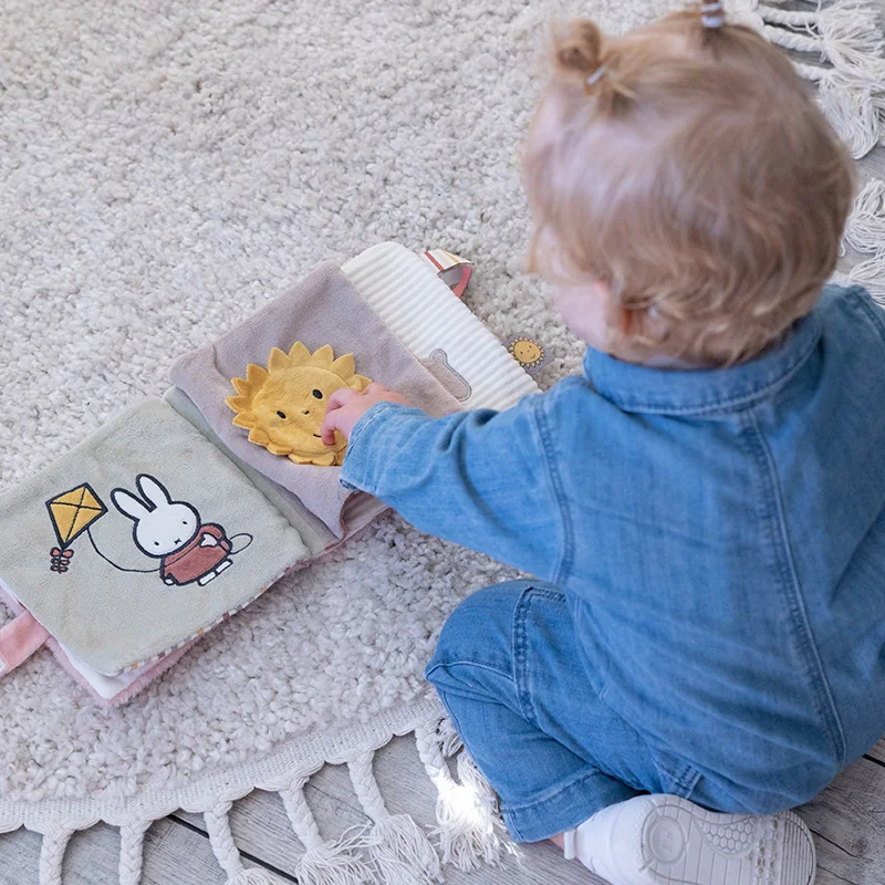 Little Dutch Textilní knížka Miffy Fluffy Pink