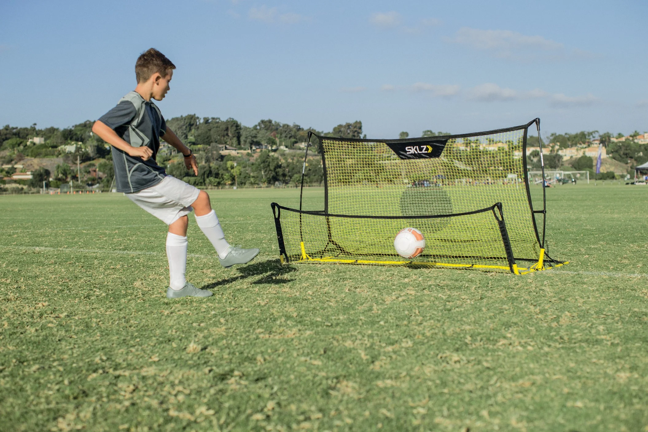 SKLZ Quickster Soccer Trainer, fotbalový nahrávací asistent