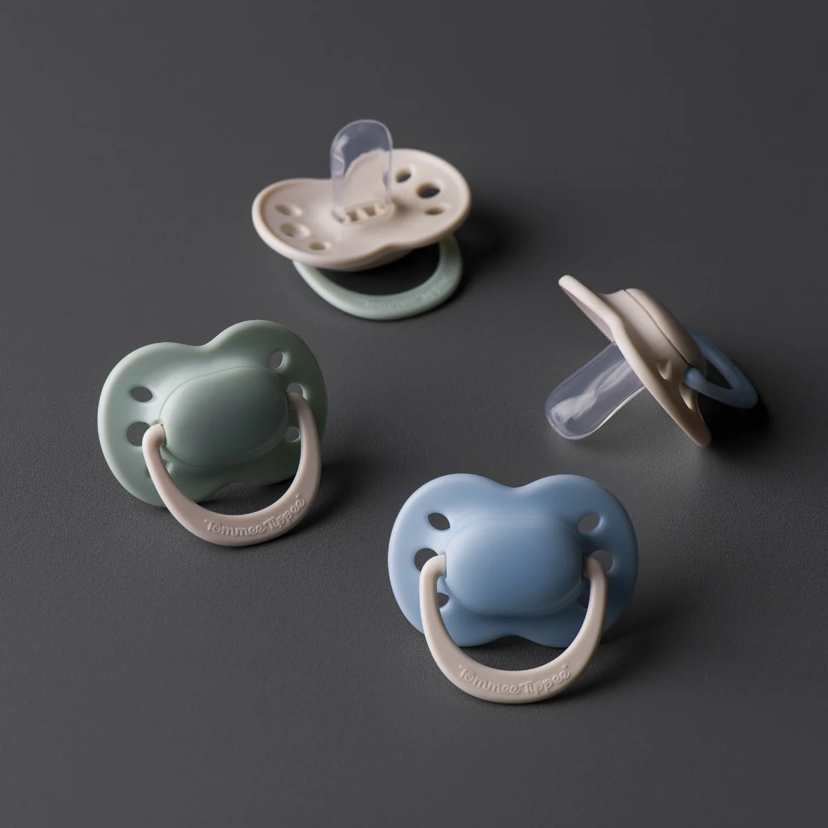 Tommee Tippee Silikonový dudlík Newborn Boy 0-2m 2 ks více barevných variant