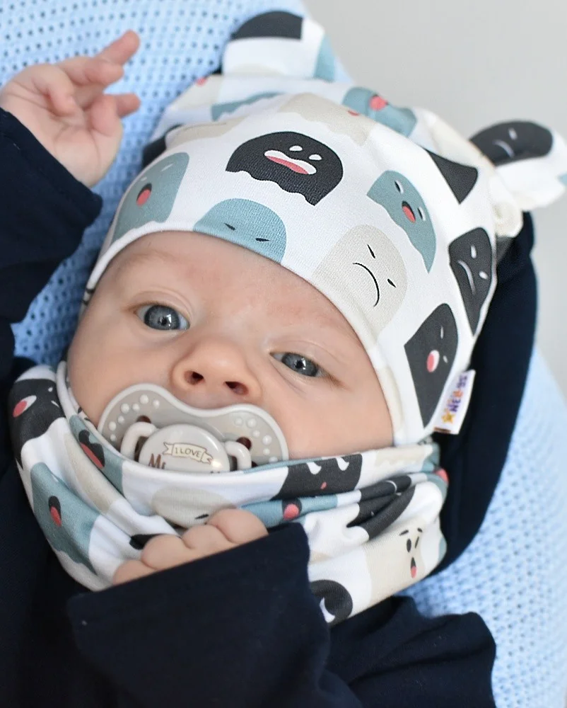 Baby Nellys Dvouvrstvá čepice s oušky + komínek Příšerky, bílá/mátová,80/92