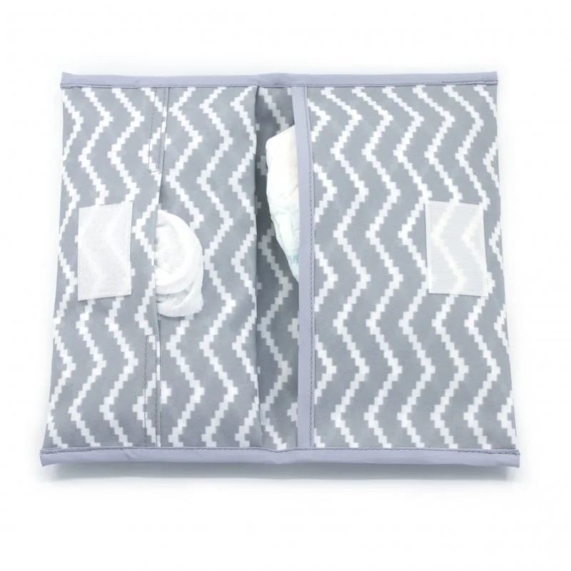 KipKep pouzdro na plenky DIAPER WALLET Silver Grey