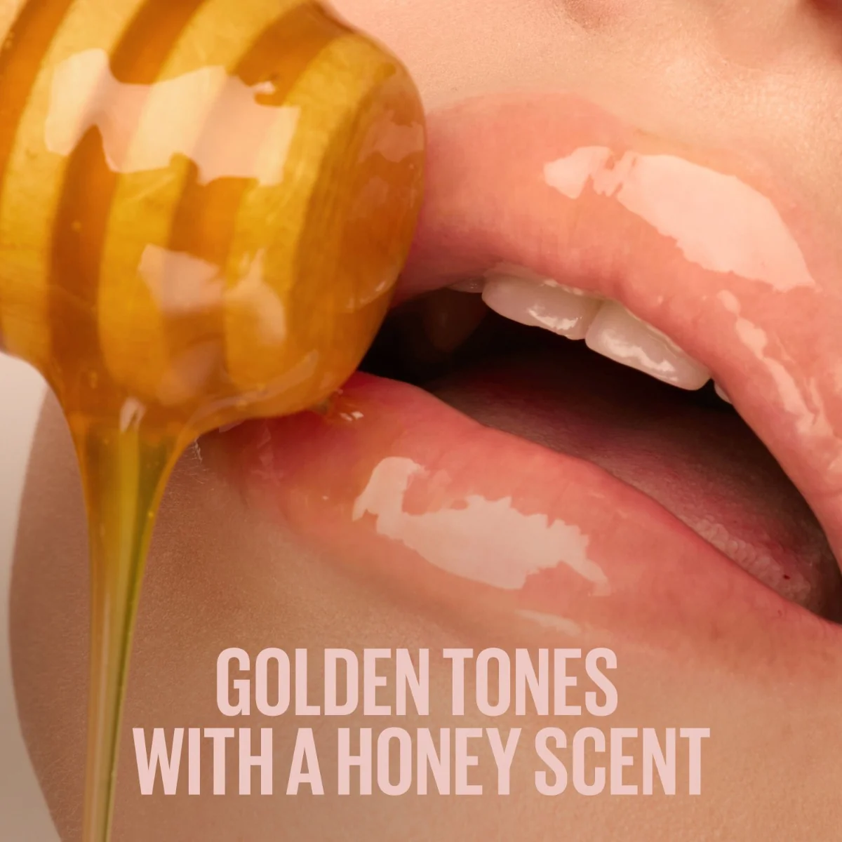 Maybelline Lifter Gloss odstín 026 Honey lesk na rty 5,4 ml