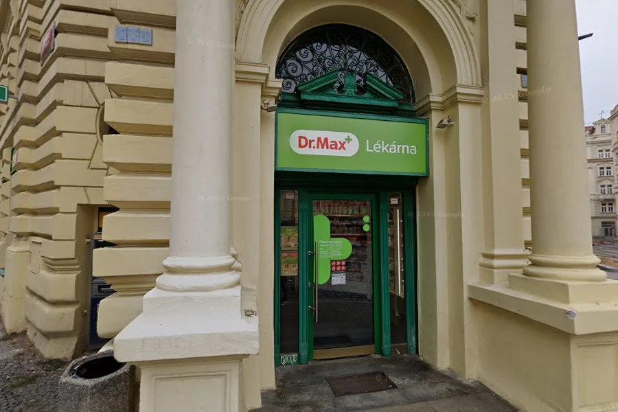 Dukelských hrdinů 691/33, Praha 7 - Holešovice (přední strana budovy)
