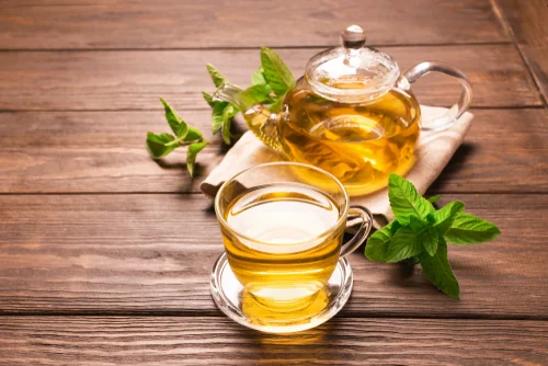 Meduňka příznivě působí na duševní zdraví, relaxaci a spánek. Meduňka příznivě působí na duševní zdraví, relaxaci a spánek.