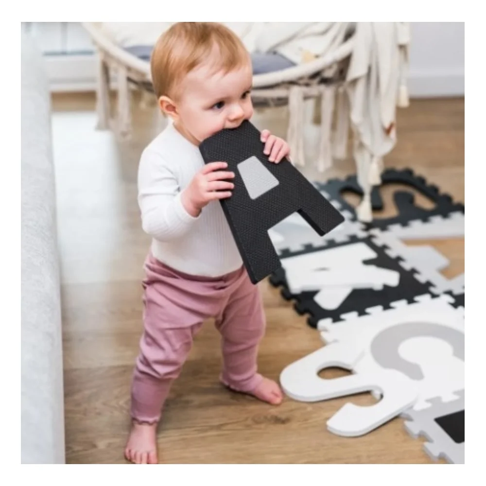 Babyono Pěnové puzzle - Písmena, 10ks, šedá/černá/bílá,
