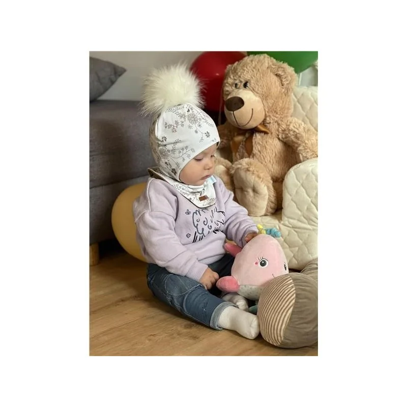 New Baby Podzimní kojenecká čepička s šátkem na krk Special One, vel. 86 (12-18m)