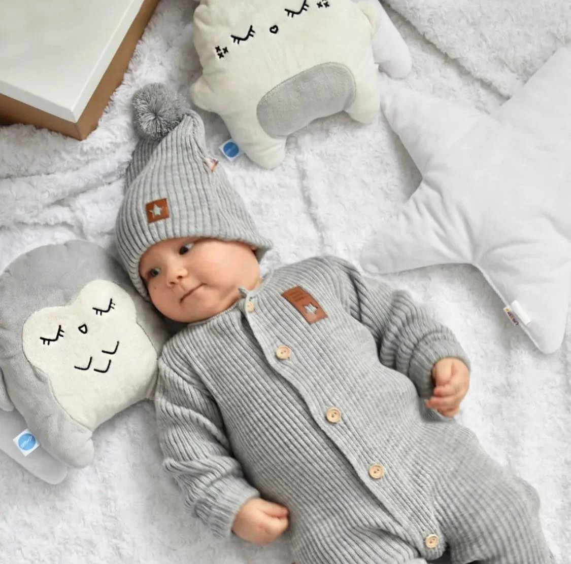 Baby Nellys 2D Pletený overálek STAR + čepice Hand Made, šedá, vel. 68/74