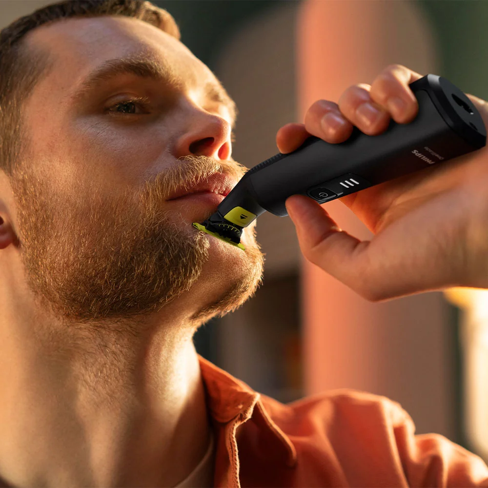 Philips OneBlade Pro 360 QP6542/15 zastřihovač na tvář a tělo