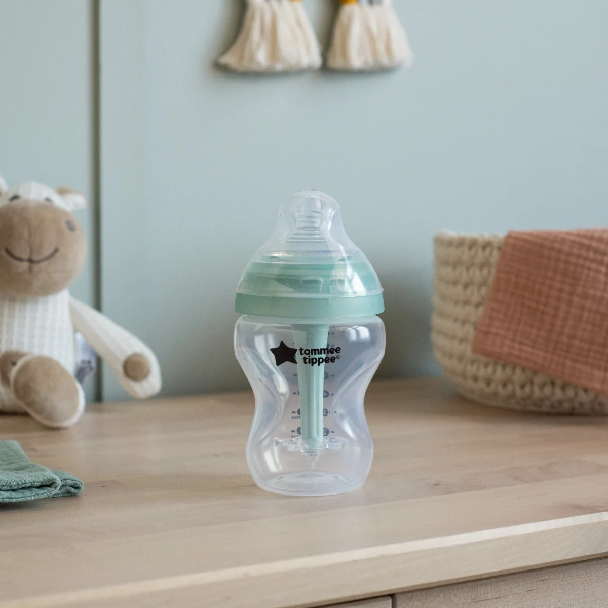 Tommee Tippee Advanced Anti-Colic Samosterilizační lahvičky 0m+ novorozenecký starter kit
