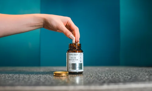 Podpořte kvalitu svých vlasů pomocí kapslí Hair Booster 2.0 Tomas Arsov.