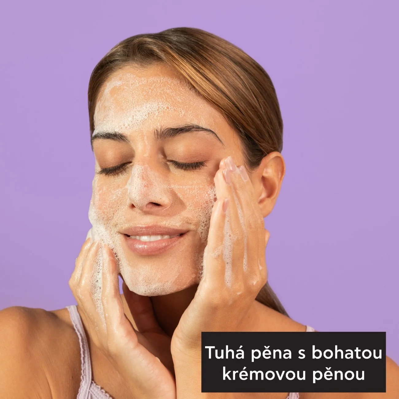 APIVITA Solid Foamy Cleanser mýdlo na pleť 80 g
