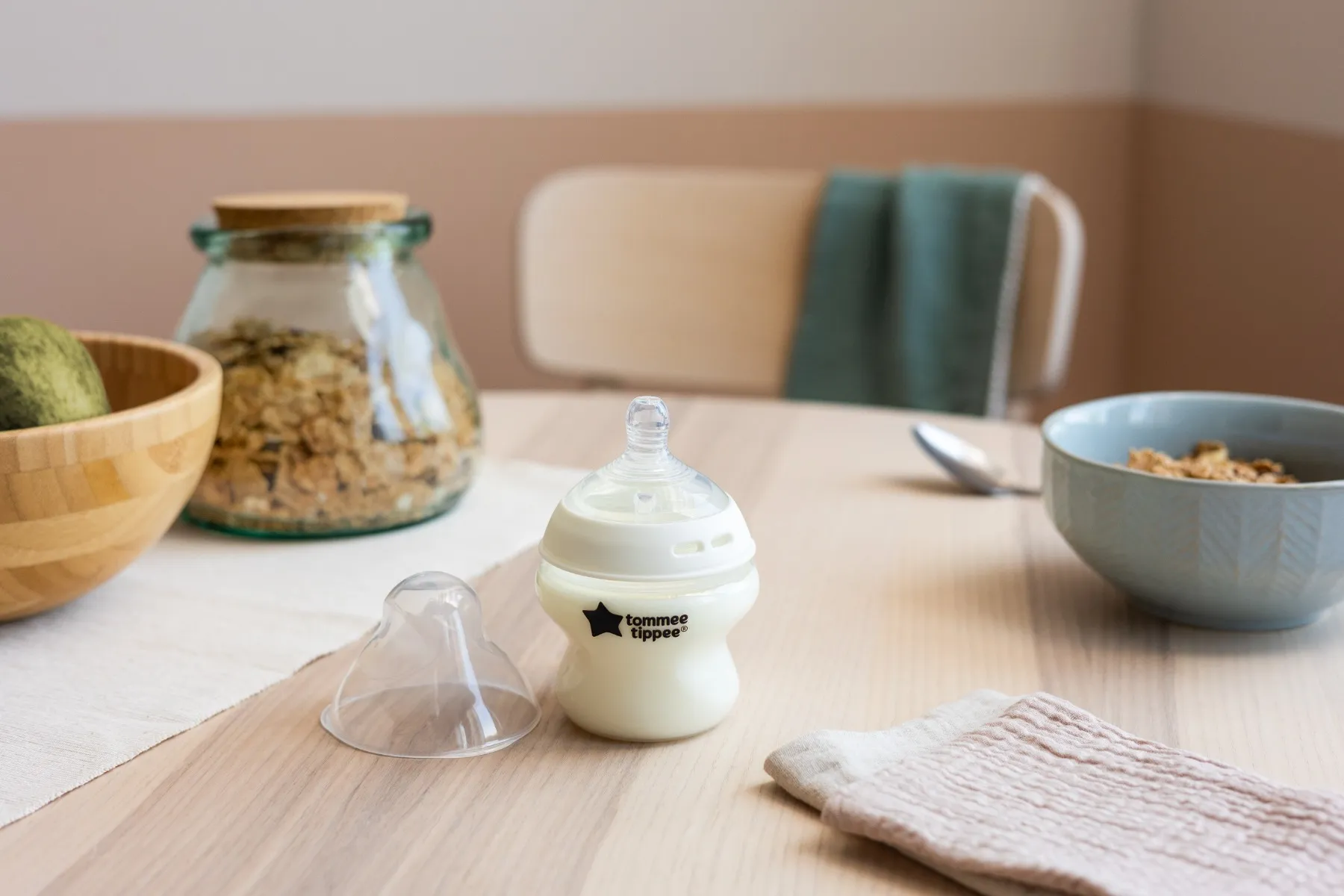 Tommee Tippee Natural Start Samosterilizační kojenecká lahev s Anti-Colic savičkou Pomalý průtok 0m+ 150 ml 1 ks