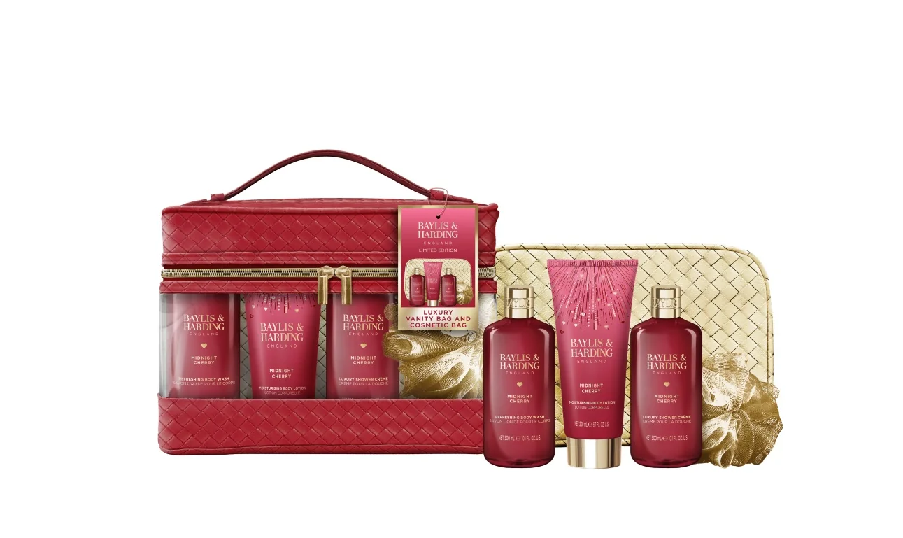 Baylis & Harding Sada péče o tělo v toaletní taštičce Midnight Cherry 5 ks