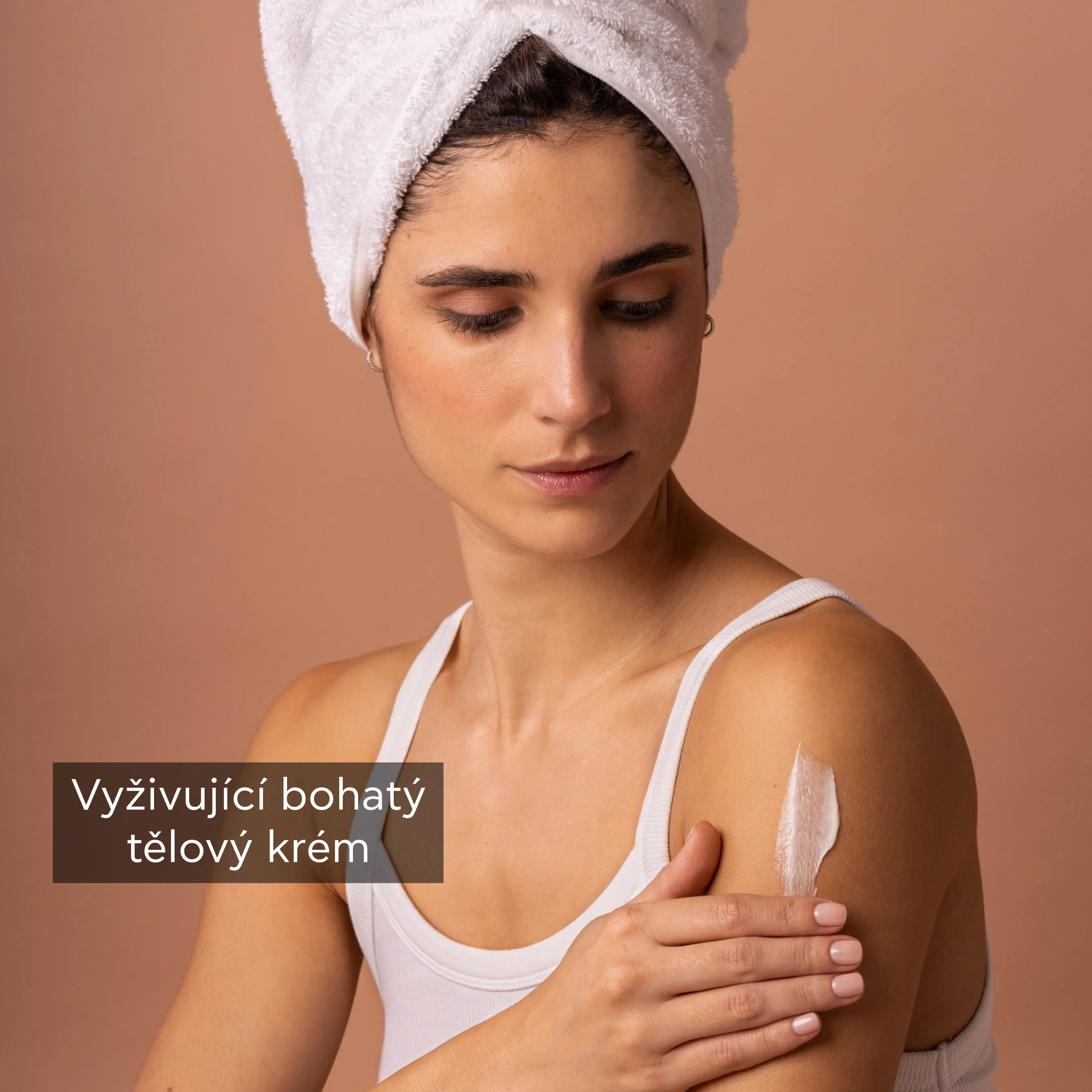APIVITA Royal Honey bohatě hydratační tělový krém 150 ml