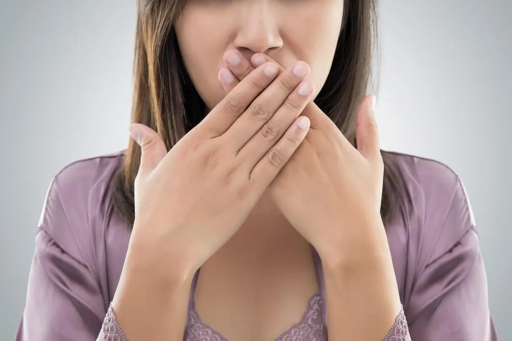 Zápach z úst vám moc bodů nepřidá…tak jak na něj?