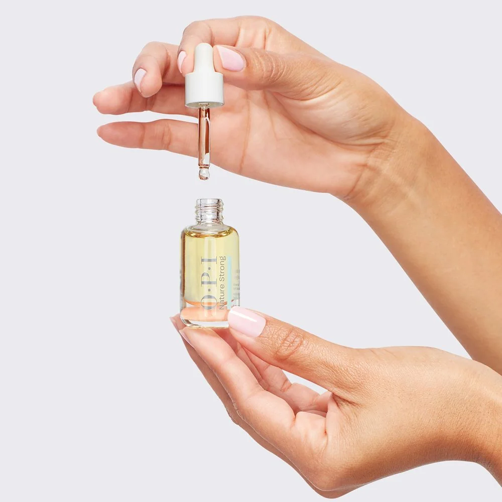 OPI Nature Strong Glow Up Nail & Cuticle olej na nehtovou kůžičku 8 ml