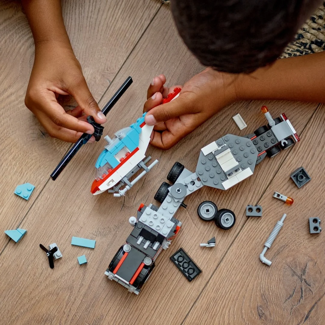 LEGO® Creator 3 v 1 31146 Náklaďák s plochou korbou a helikoptéra