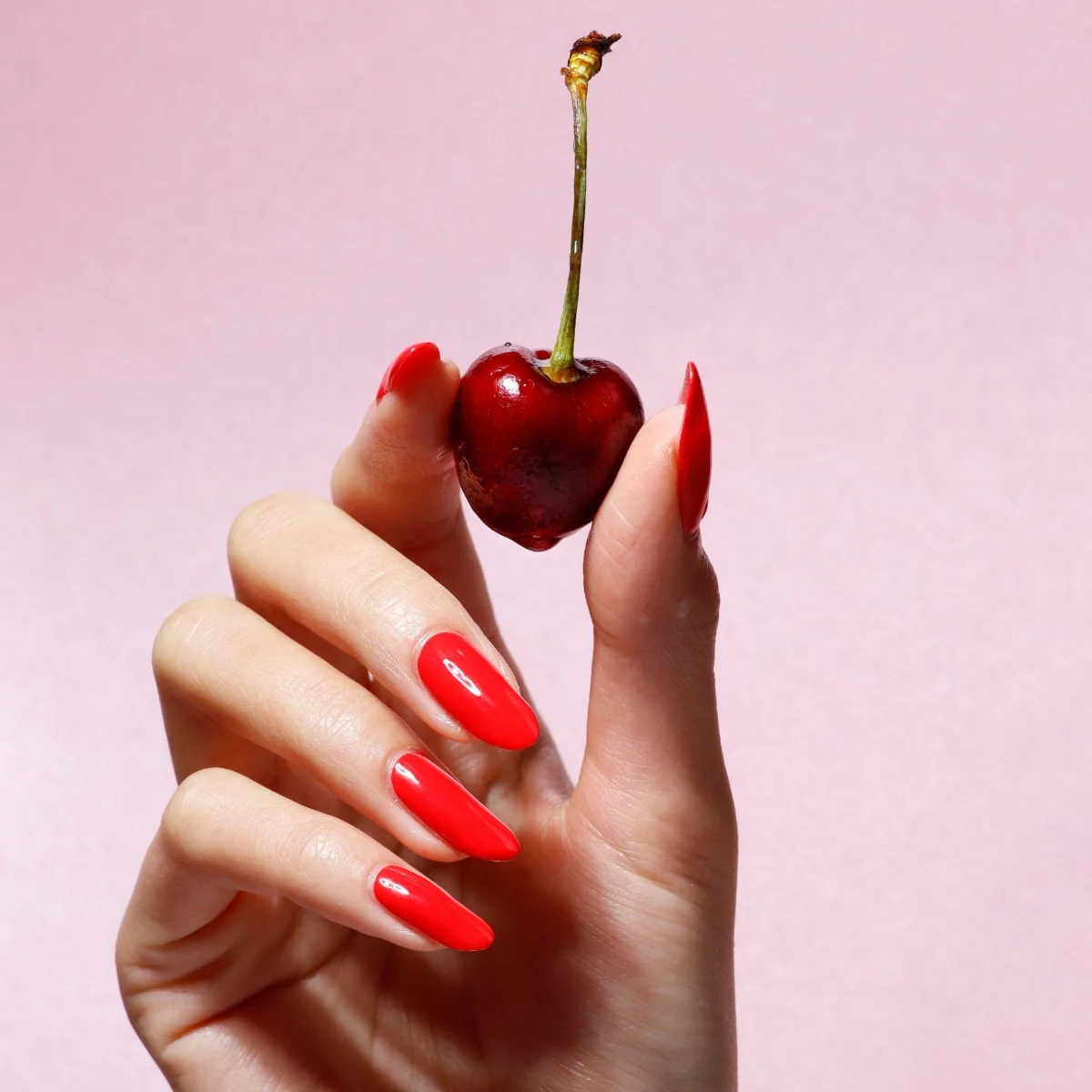 Londontown lakur Maraschino Cherry lak na nehty 12 ml