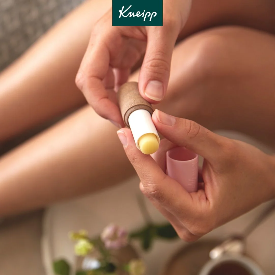Kneipp Balzám na rty Mandle a kandelilový vosk 4,7 g