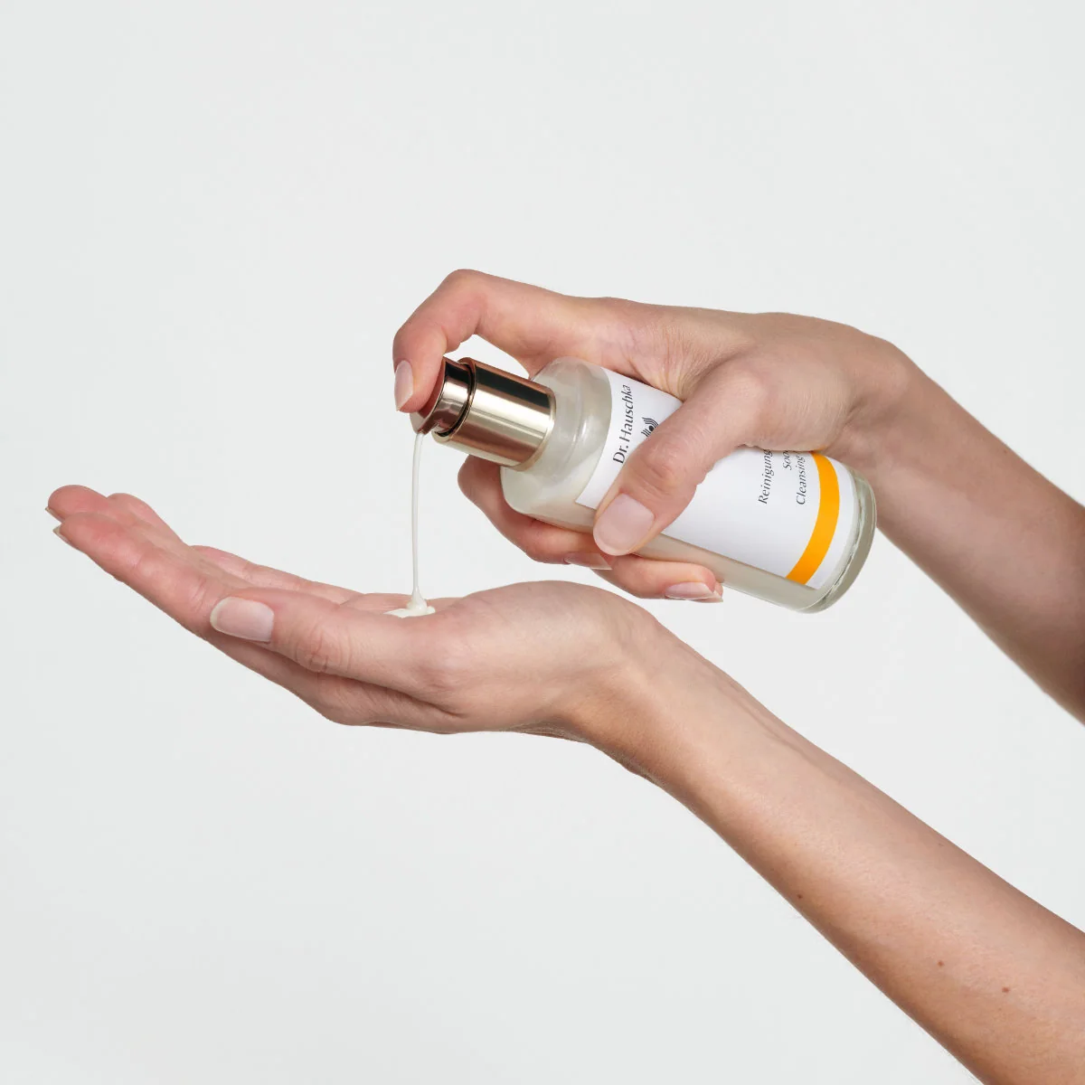 Dr.Hauschka Zklidňující čisticí mléko 145 ml