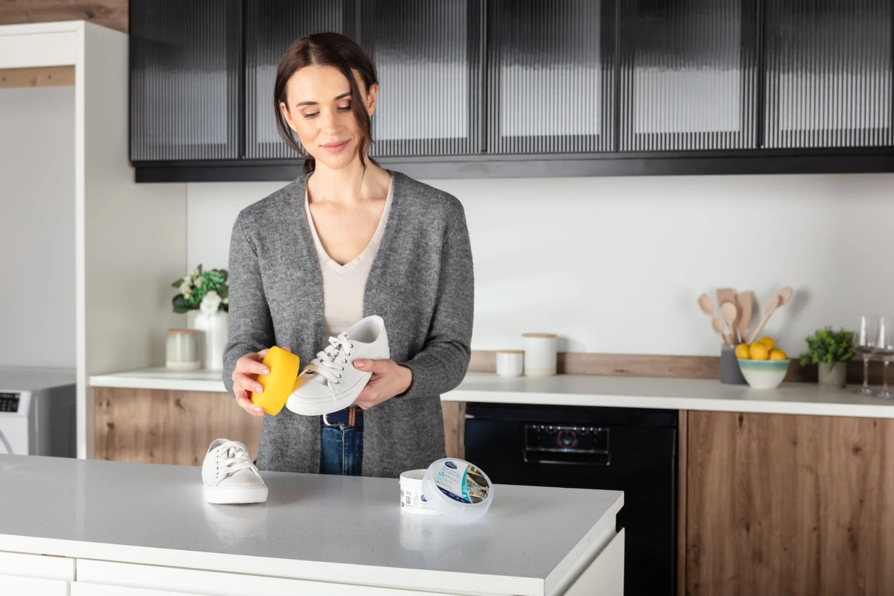 Care+Protect Clstone universální čistič a leštič 300 g