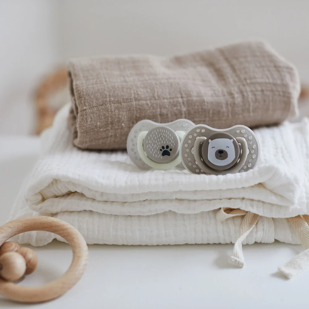LOVI Dudlík silikonový dynamický svítící 0–6m 2 ks Buddy bear