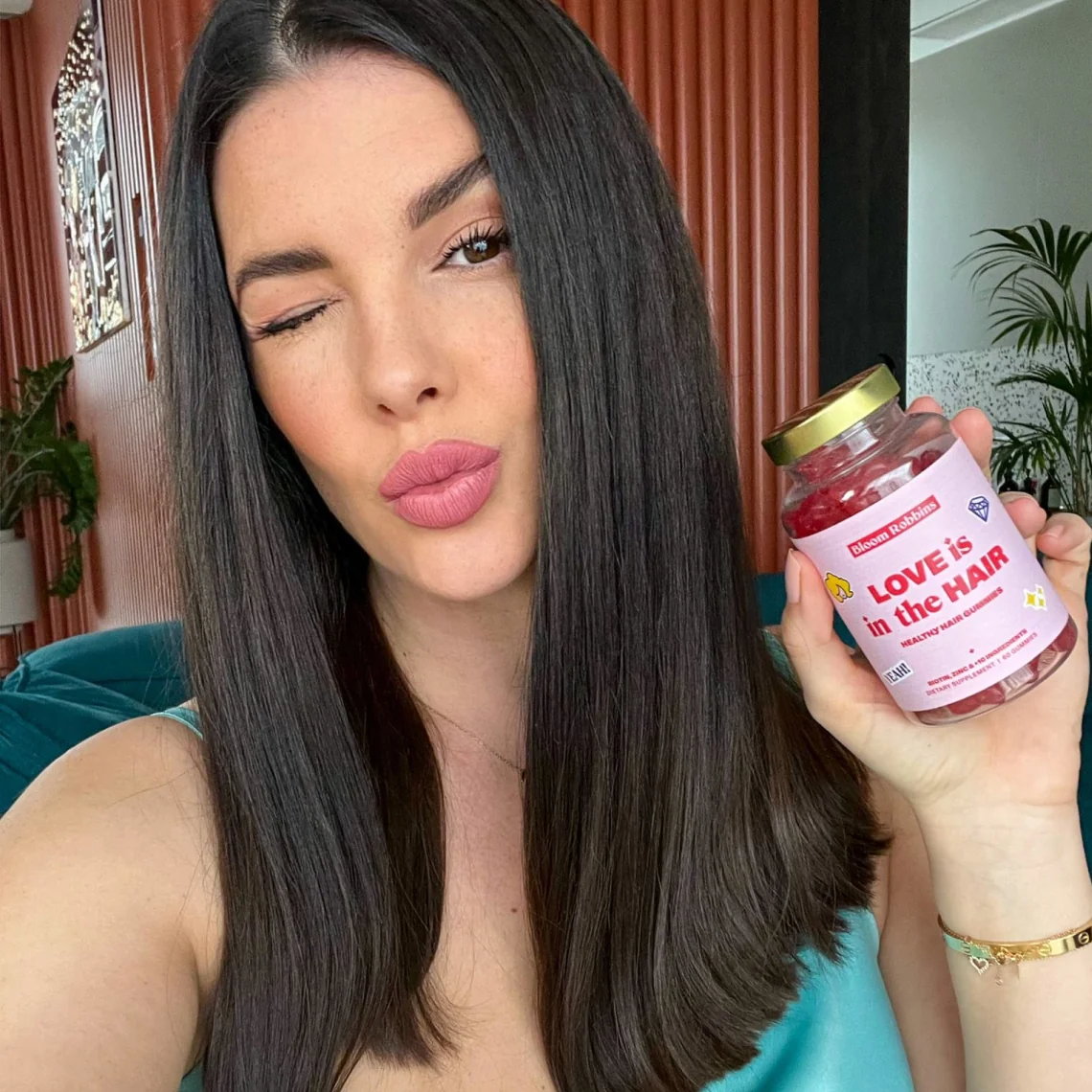 Bloom Robbins LOVE is in the HAIR gummies 60 ks