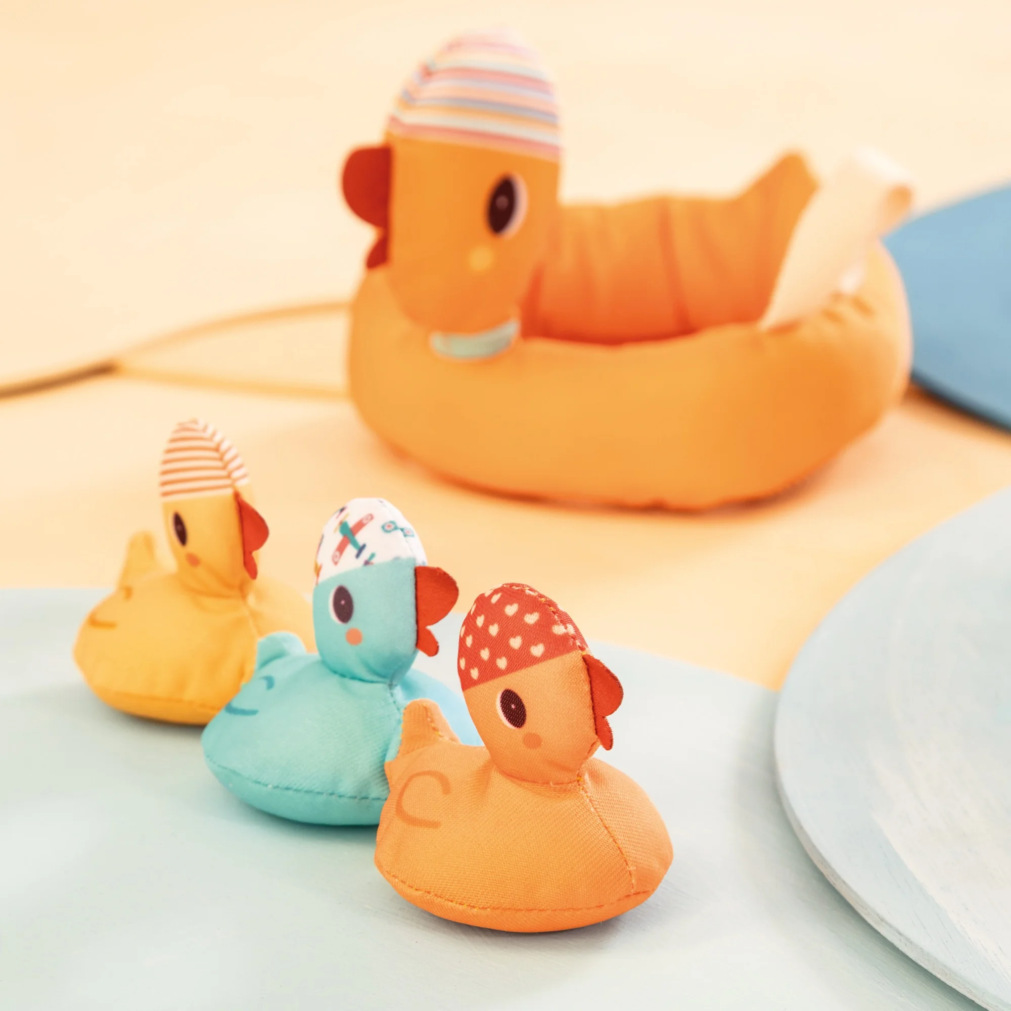 Lilliputiens plovoucí hračka - máma kachna a kachňátka