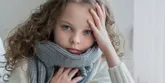 Jak pomoci dítěti při bolesti v krku nebo chrapotu?