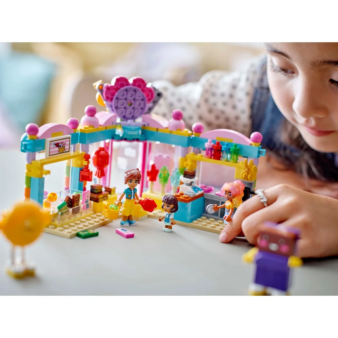 LEGO® Friends 42649 Cukrárna v městečku Heartlake
