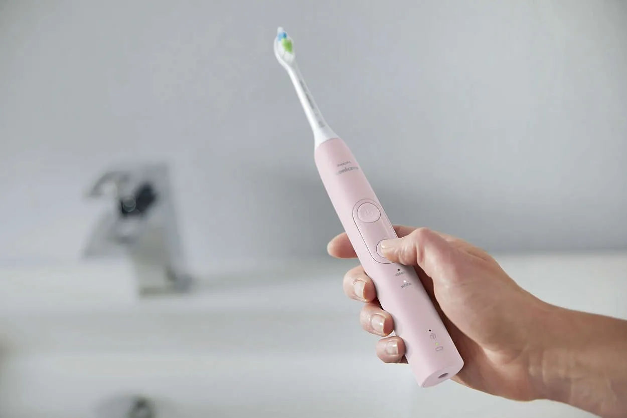 Philips Sonicare ProtectiveClean White HX6836/24 sonický zubní kartáček