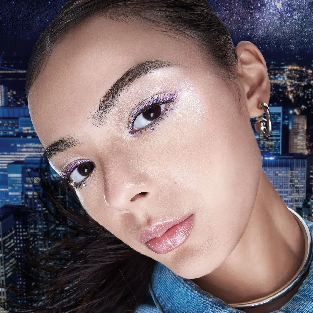 Maybelline Tattoo Liner Gel Pencil odstín 823 Aurora Flip gelová tužka na oči 1,3 g