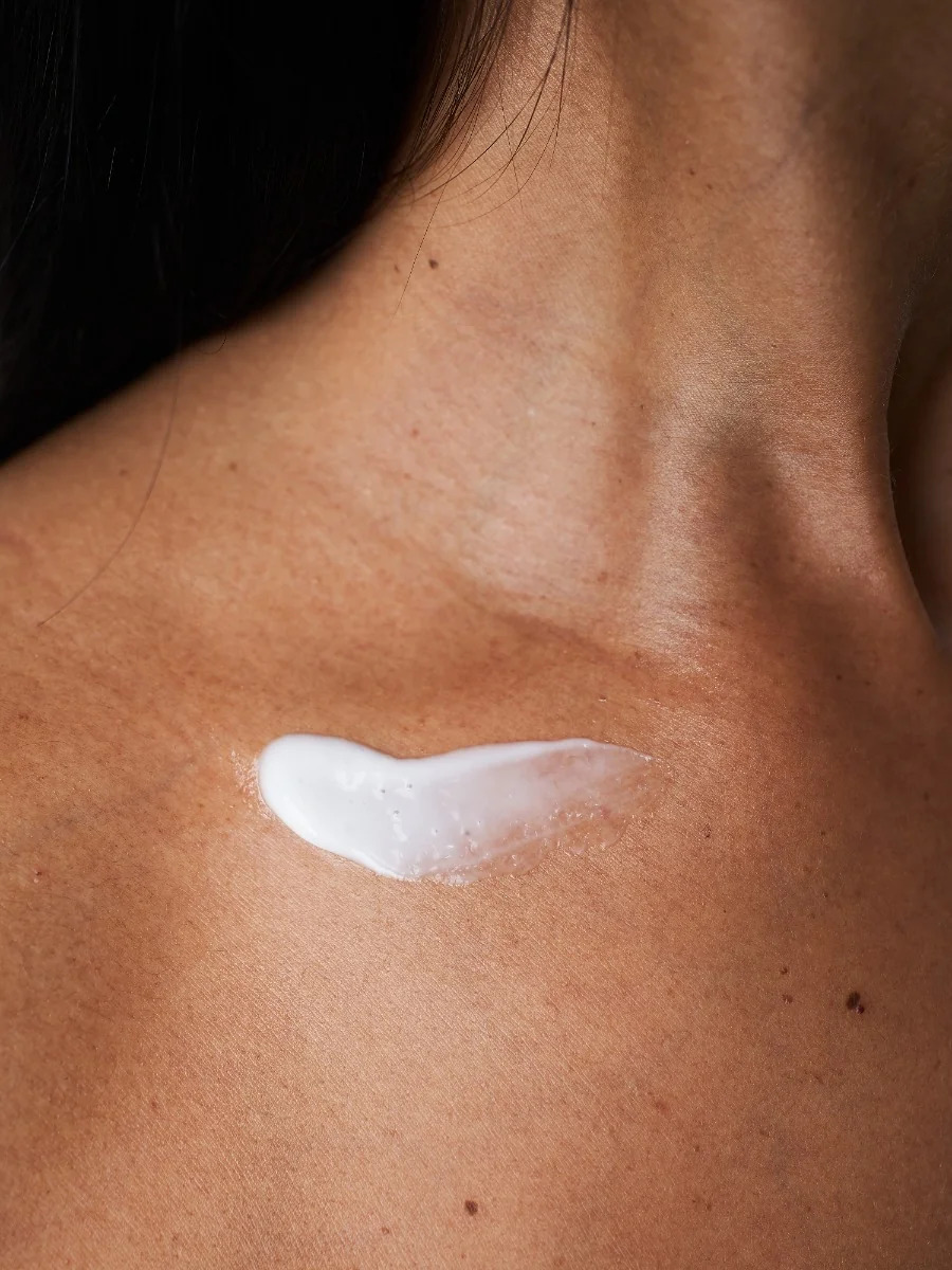 Naydaya Zpevňující sérum na krk a dekolt 50 ml