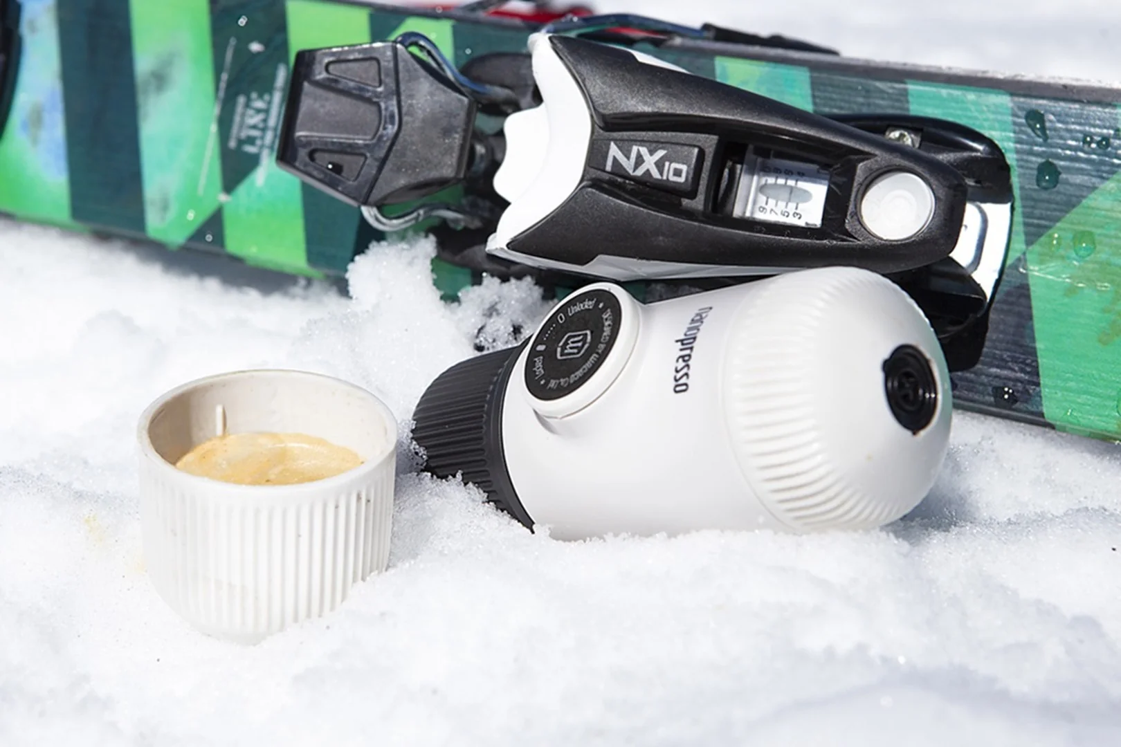 Wacaco Nanopresso - Chill White + pevný obal Kávovar