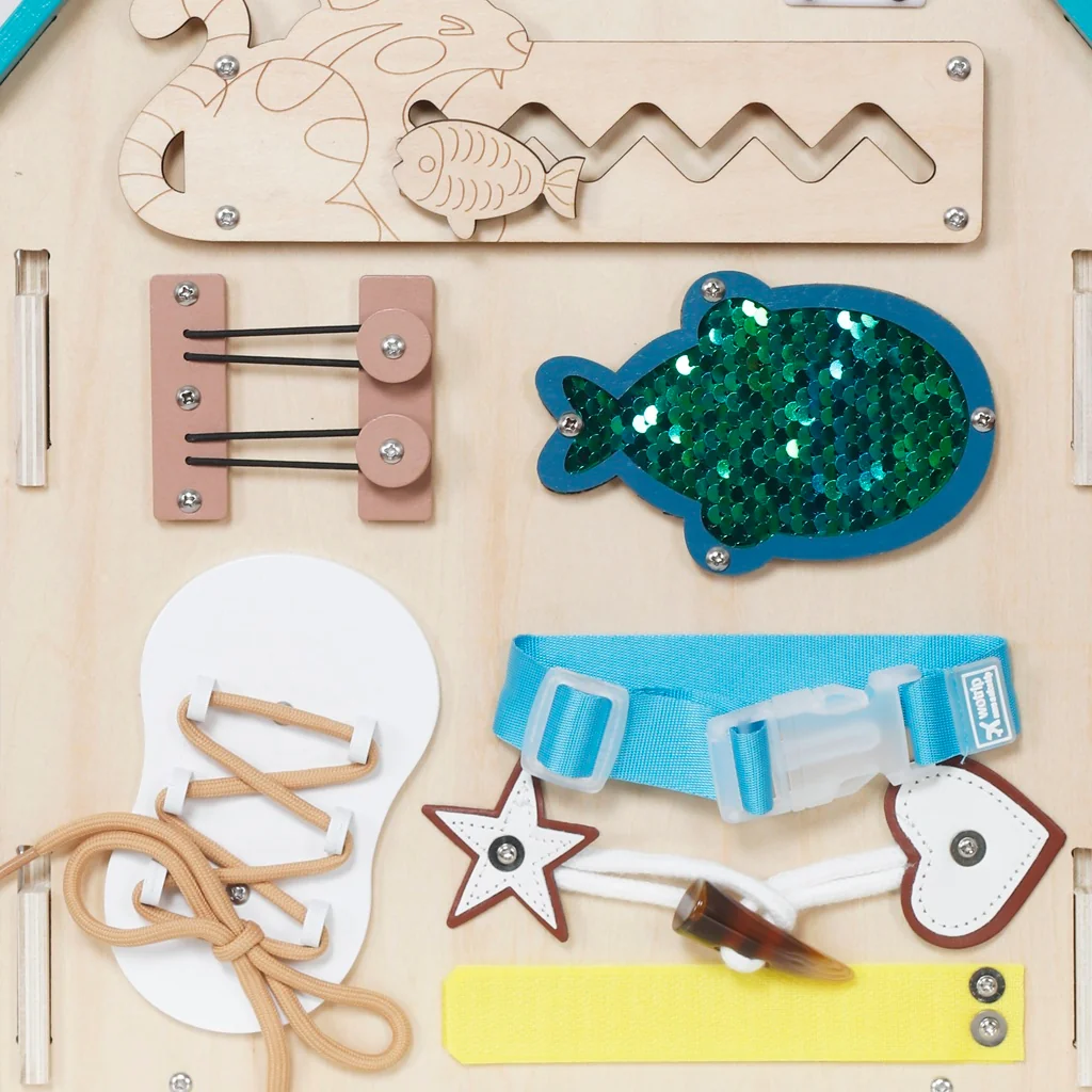 2Kids Toys Montessori Activity board Domeček tyrkysový