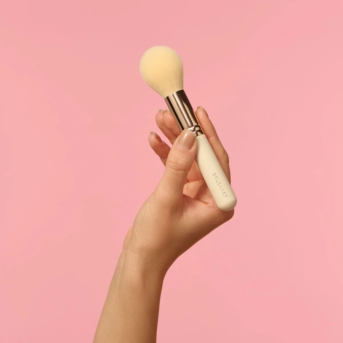 BrushArt Basic Štětec na tvářenku 1 ks