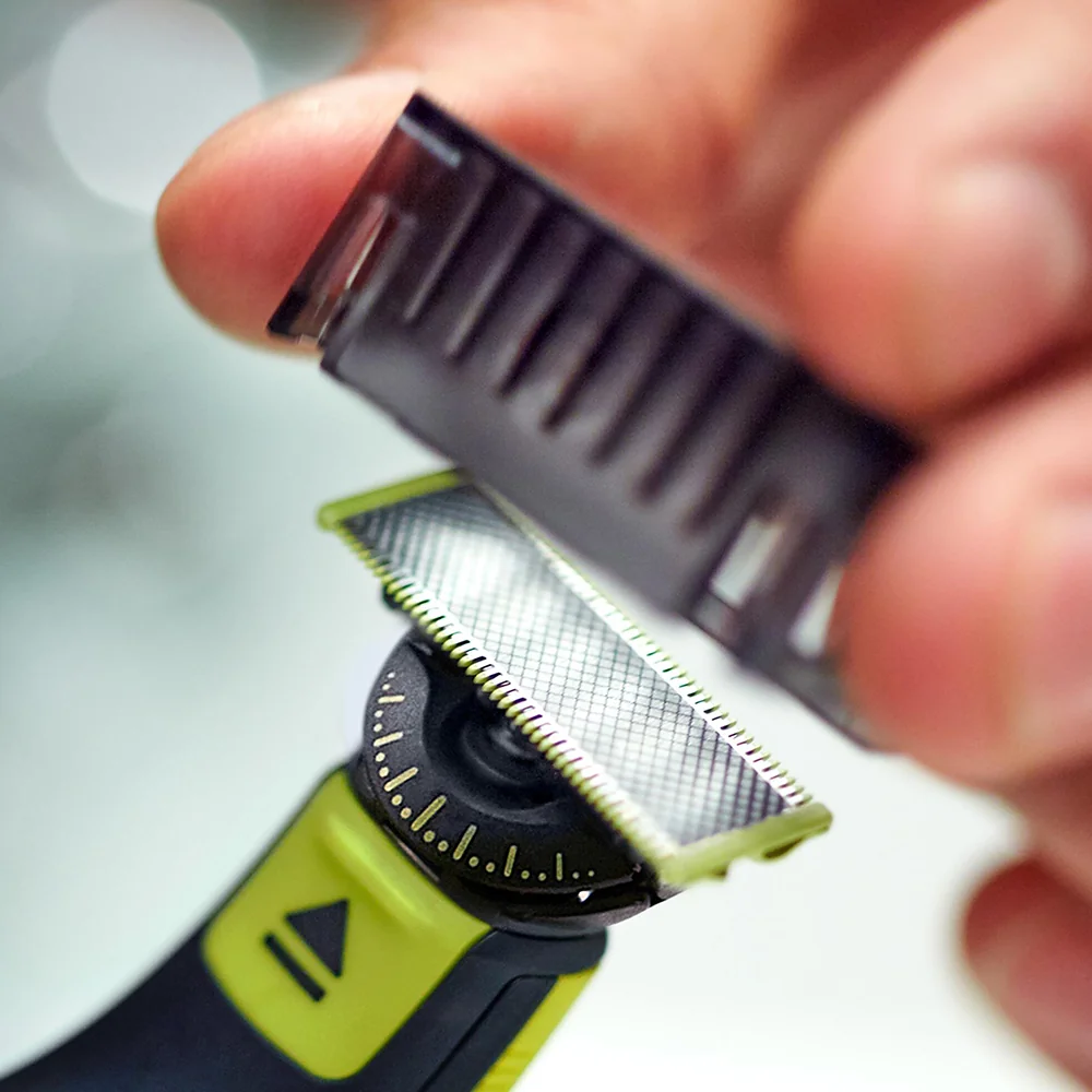 Philips OneBlade 360 QP2724/31 zastřihovač vousů