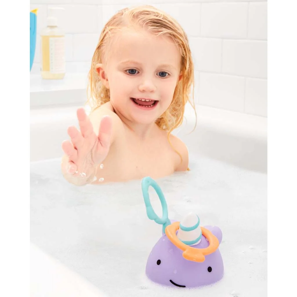 SKIP HOP Zoo Hračka do vody Kroužky Narval 12m+