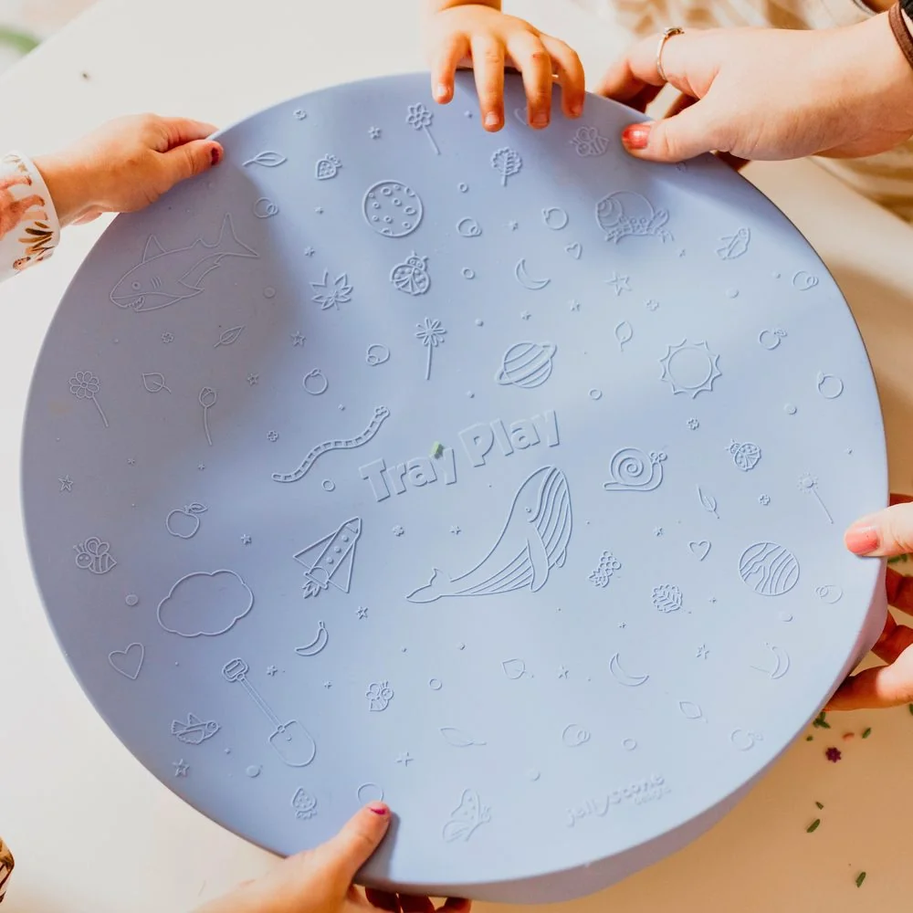Jellystone Designs Senzorický třídící tác Play Tray, fialový 