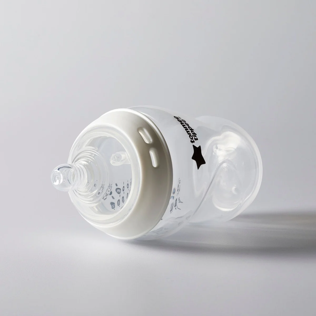 Tommee Tippee Natural Start Samosterilizační kojenecká láhev s Anti-Colic savičkou Pomalý průtok 0m+ 260 ml 1 ks čirá
