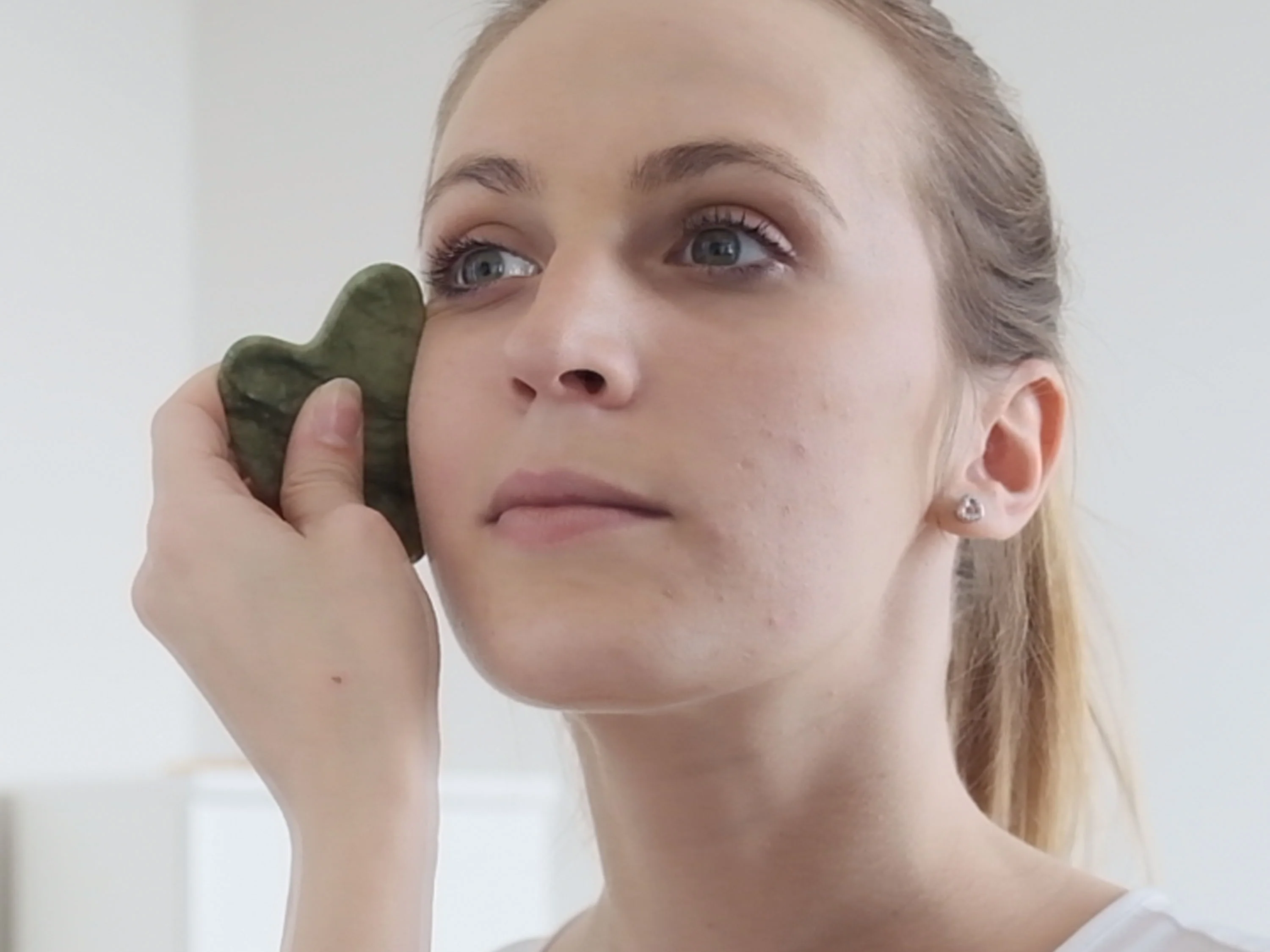 Beper C301ABE101 nefritový masážní váleček a Gua Sha masážní kámen