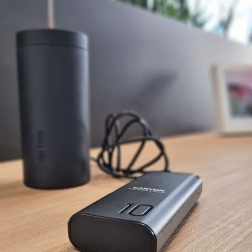 Stadler Form. Díky přitažlivému jantarovému světlu, kompaktním rozměrům, elegantnímu designu a USB připojení k externí baterii si užijete aromaterapii v každé místnosti vašeho domova.