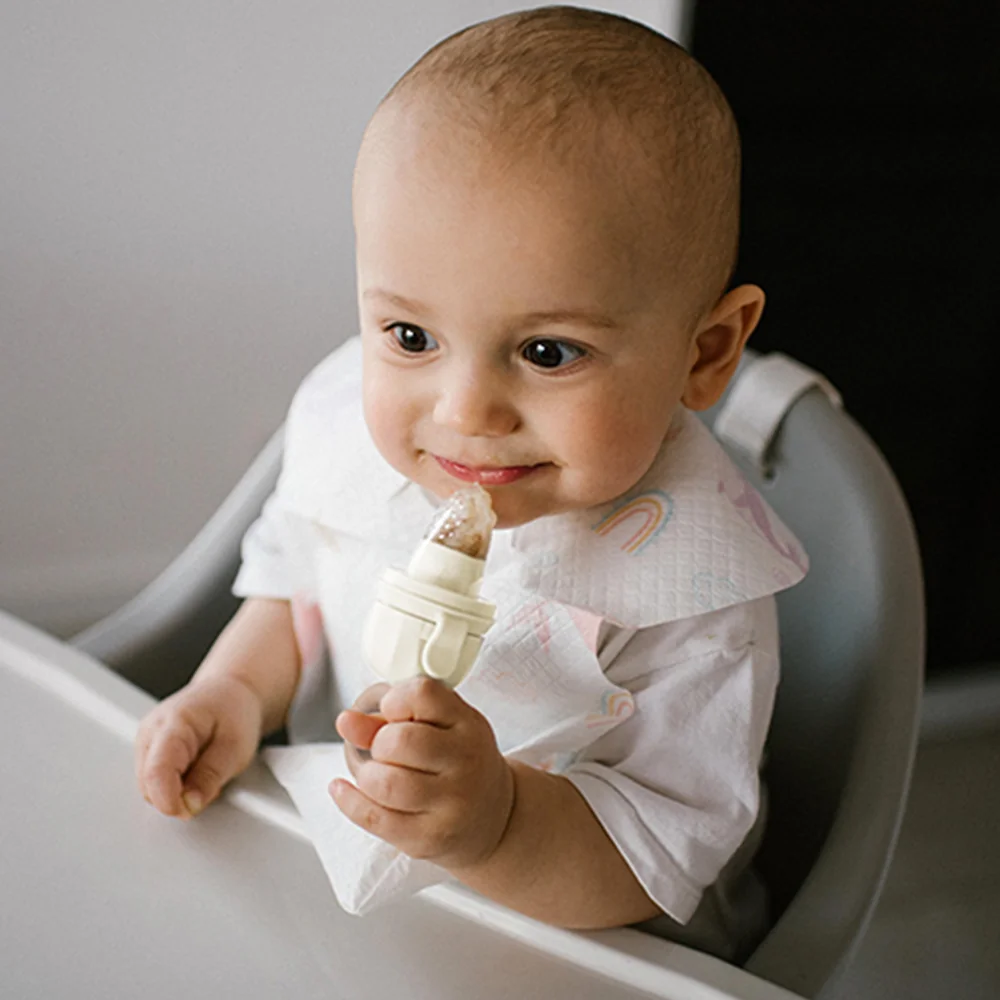 Babyono Kousátko na podávání ovoce Dino 6m+ 1 ks béžové