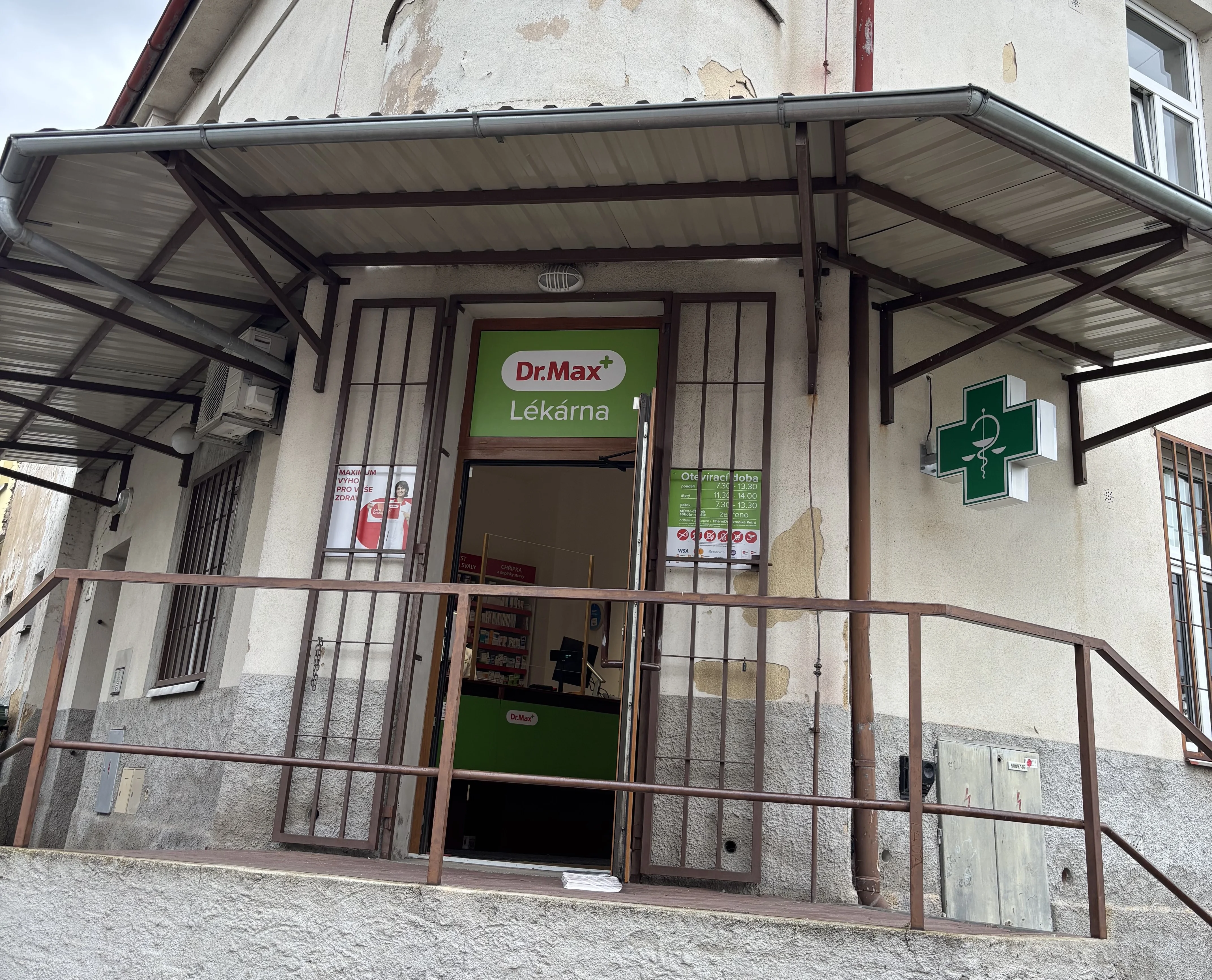 Náměstí 86, Ledenice